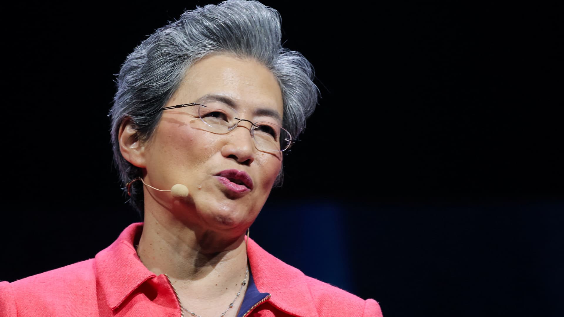 AMD 首款機架級 AI 系統 Helios 出貨|十年復甦以來首次挑戰 Nvidia,微軟率先部署