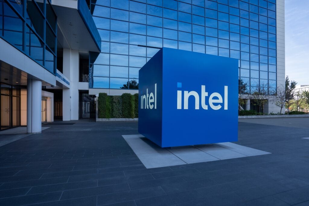 Intel 又裁員這次砍數據中心|Q1 該部門營收增 22%、單輪波及約 2,400 崗