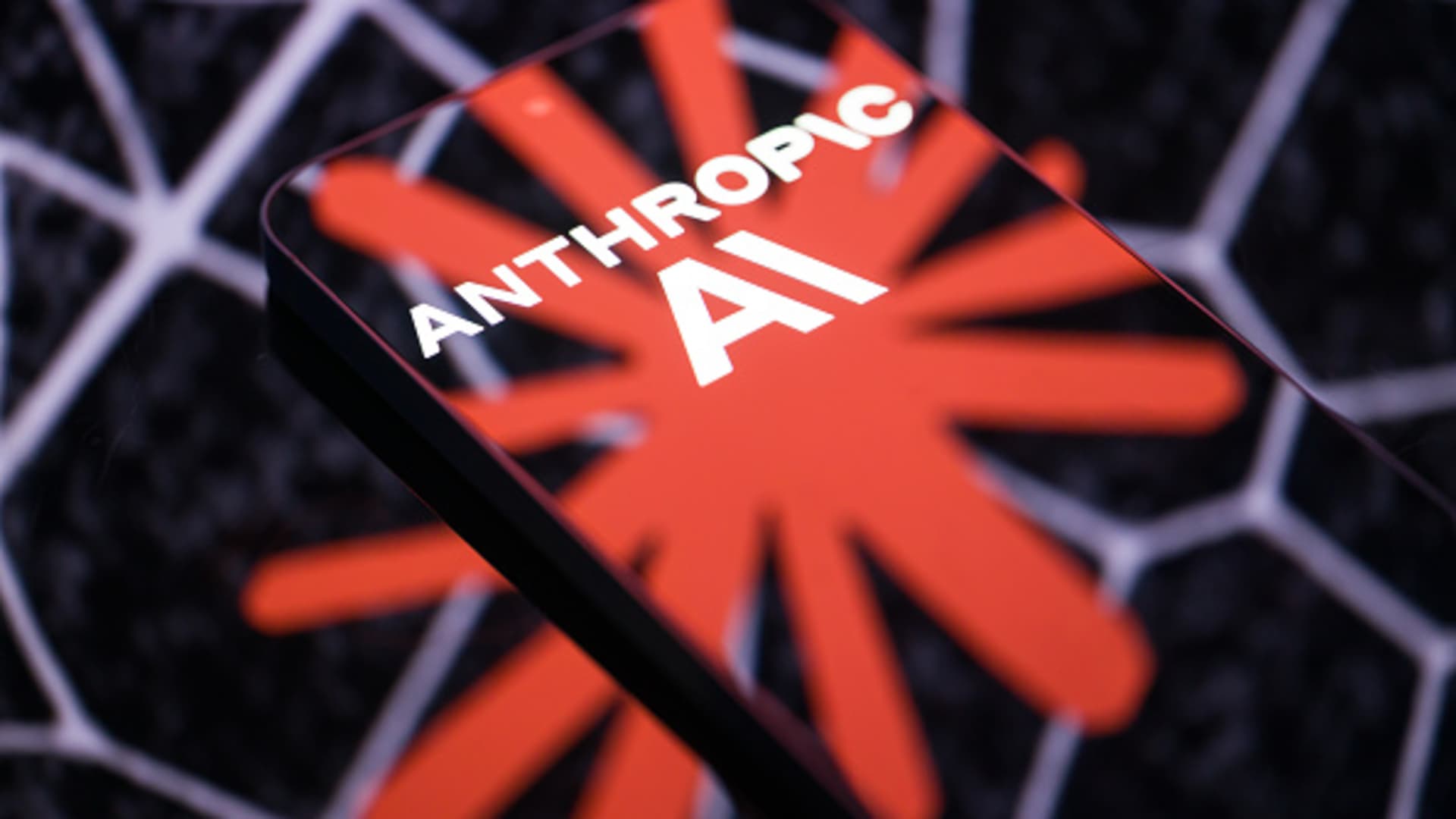 OpenAI + Anthropic Q2 遊說支出 317 萬美元|環比 +23%,Anthropic 197 萬單季超 OpenAI 60%