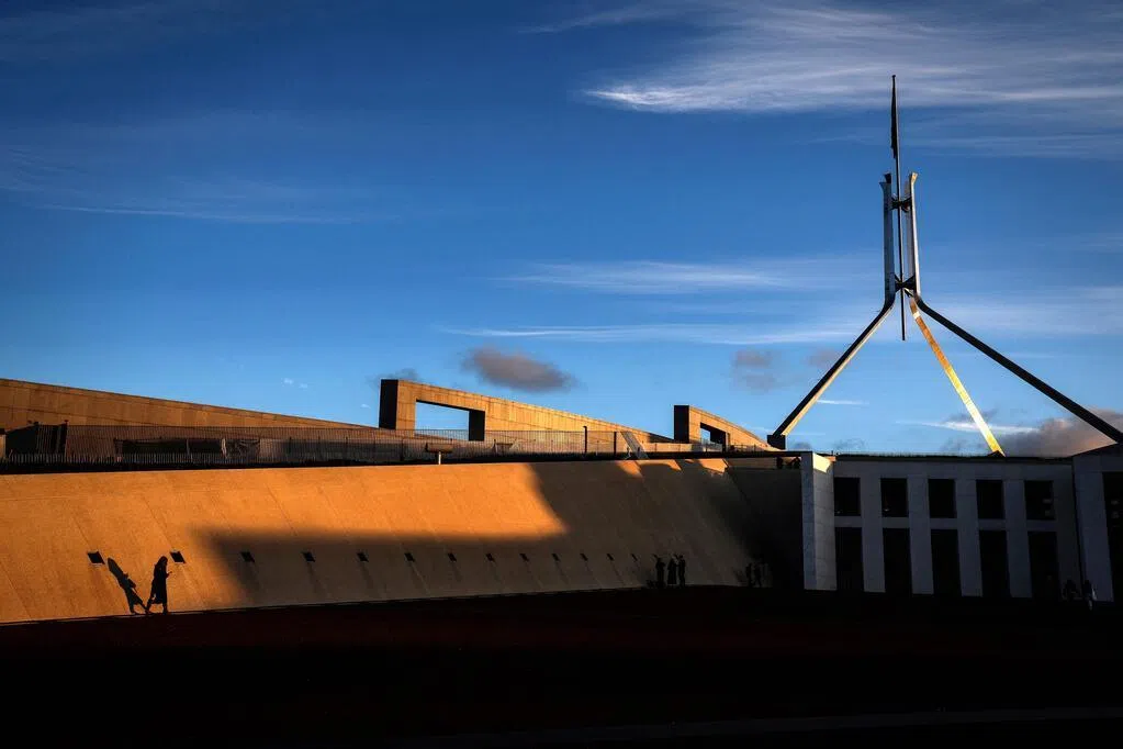 澳洲收緊聯邦機構 AI 自動決策規定|Centrelink 觸發違法停發,用算法審低保和殘障預算被監察專員盯上
