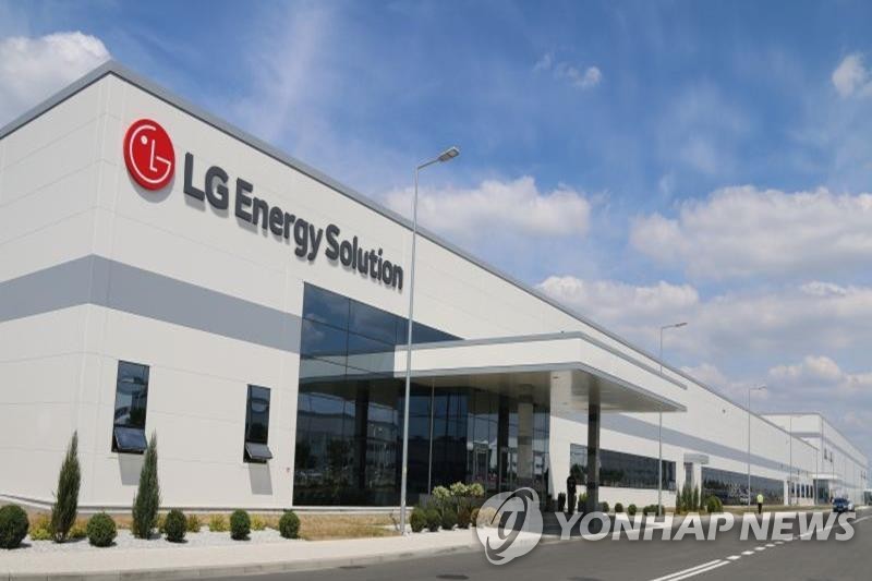 LG 新能源在美起訴億緯鋰能|五項圓柱電池專利,覆蓋無極耳與分離膜關鍵技術